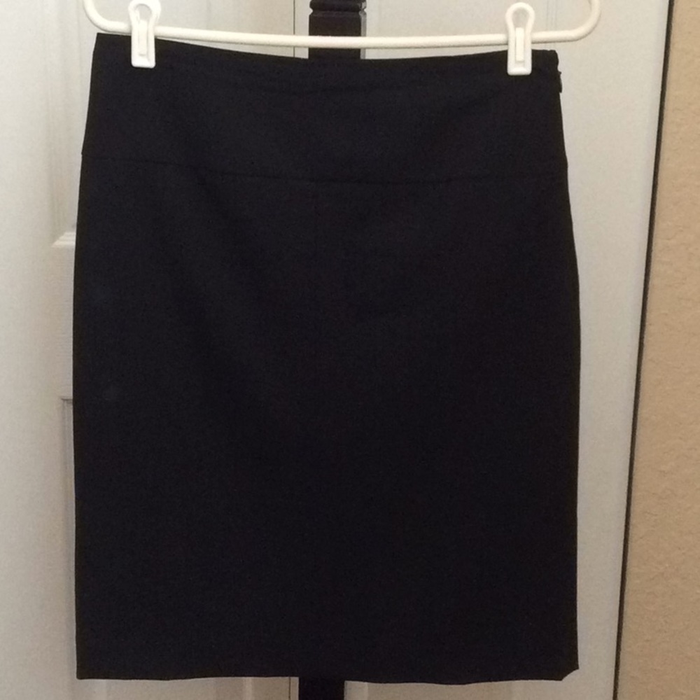 Classic black skirt!